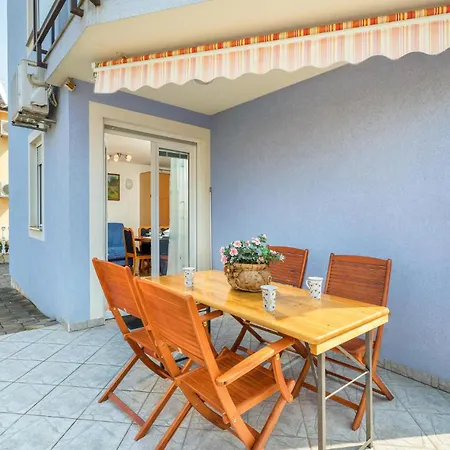 Lovely In With Kitchen Apartment Fazana