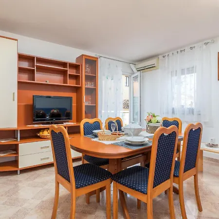 Lovely In With Kitchen *