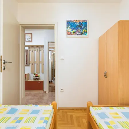 Lovely In With Kitchen *