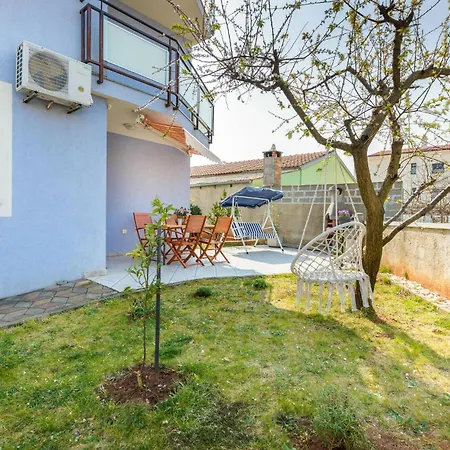 Lovely In With Kitchen Appartement *